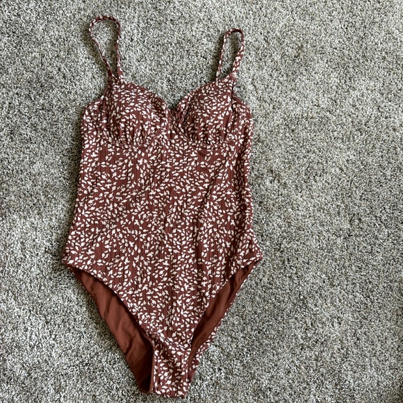 Roxy one piece women’s xl NWT - Picture 1 of 4